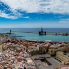 Panoramic cityscape of Almeria, view from the Alcazaba (Castle), Spain Von Tomasz Czajkowski